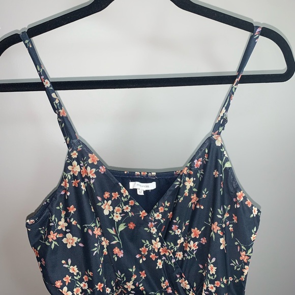 Navy V-neck Sundress - Picture 4 of 9